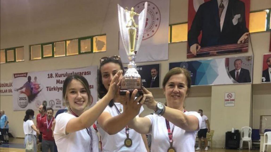 Öğretmenimiz Masa Tenisi Türkiye Şampiyonu